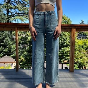 Wide-leg, long jeans